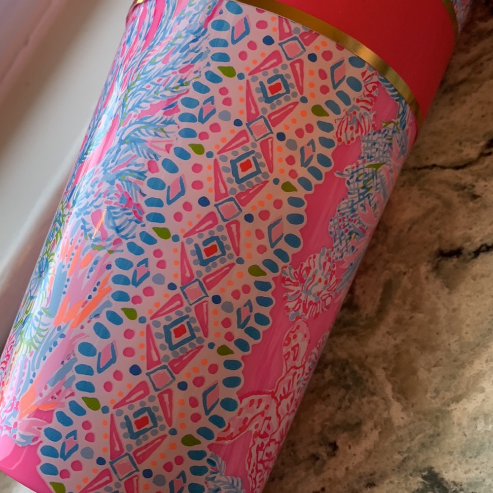 Brand New with Tags Lilly Pulitzer Insulated Tumbler w/ straw in Seaing Things - Picture 7 of 7